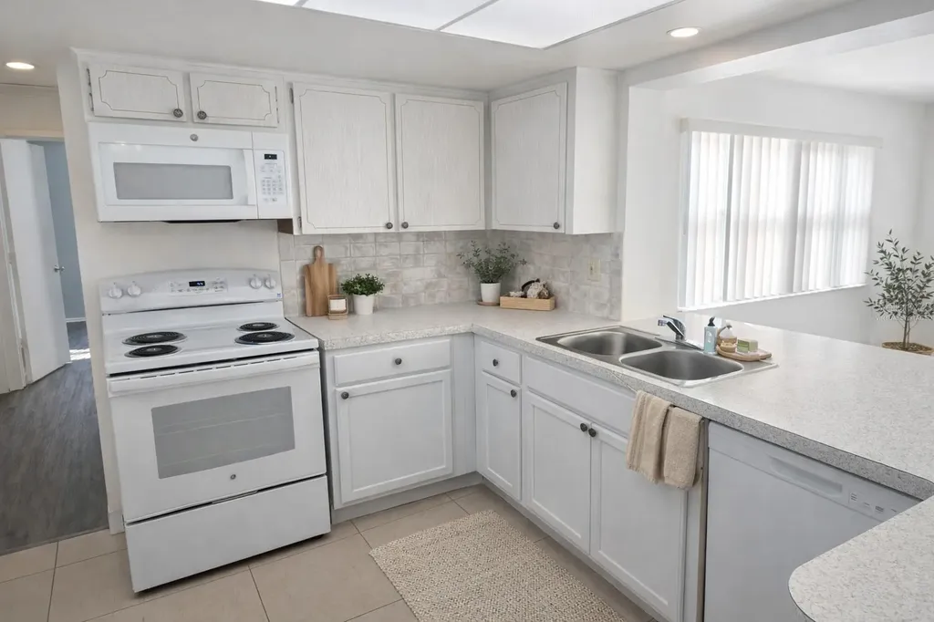 6480 31st Terrace N St Petersburg FL 33710