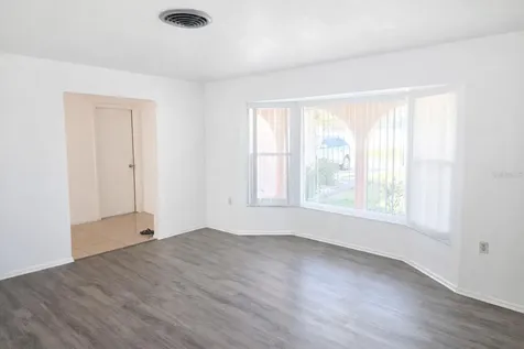6480 31st Terrace N St Petersburg FL 33710