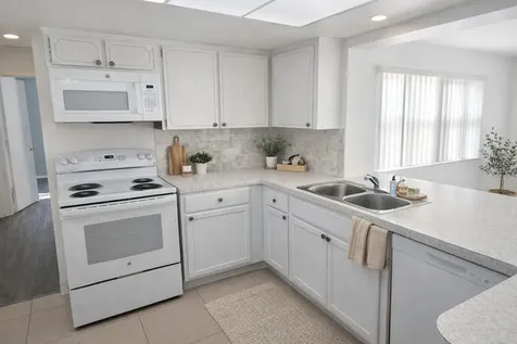6480 31st Terrace N St Petersburg FL 33710