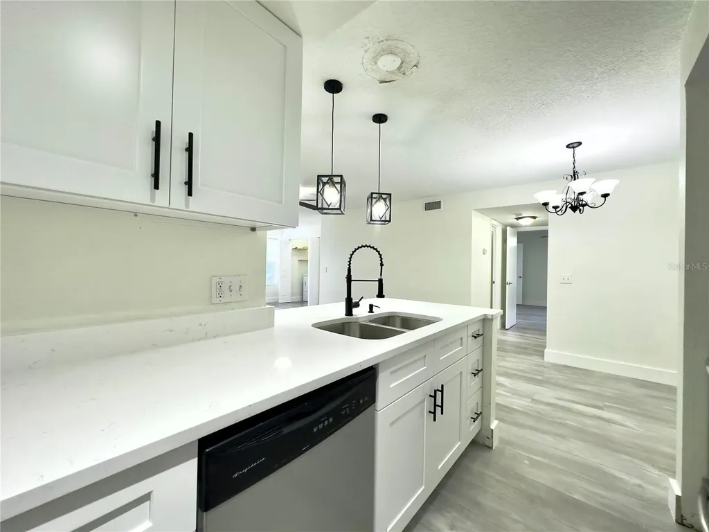 5140 Conroy Road Orlando FL 32811