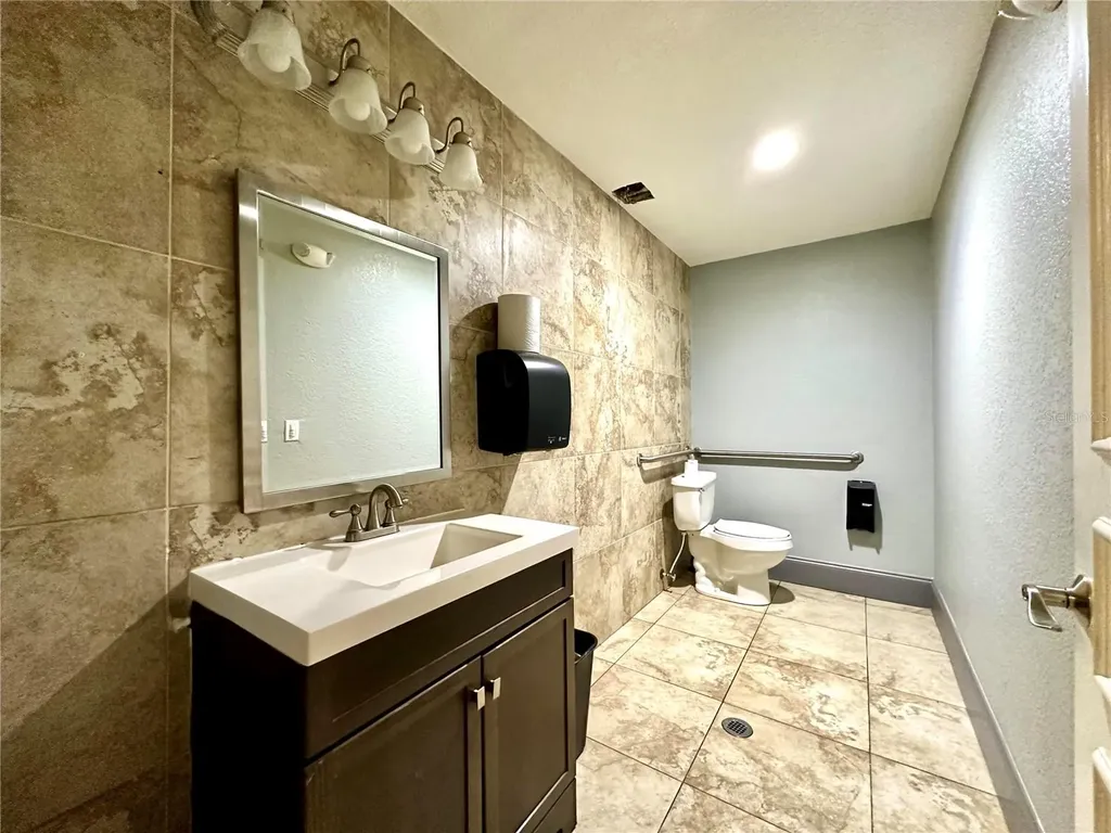 5140 Conroy Road Orlando FL 32811