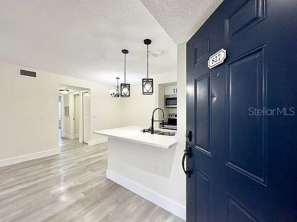 5140 Conroy Road Orlando FL 32811