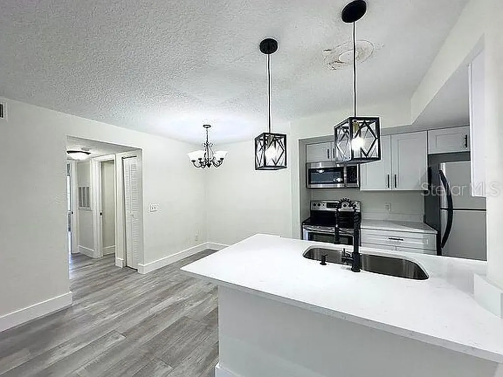 5140 Conroy Road Orlando FL 32811