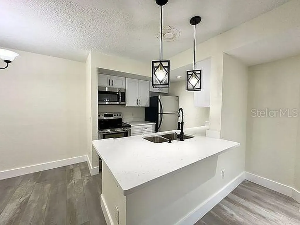 5140 Conroy Road Orlando FL 32811