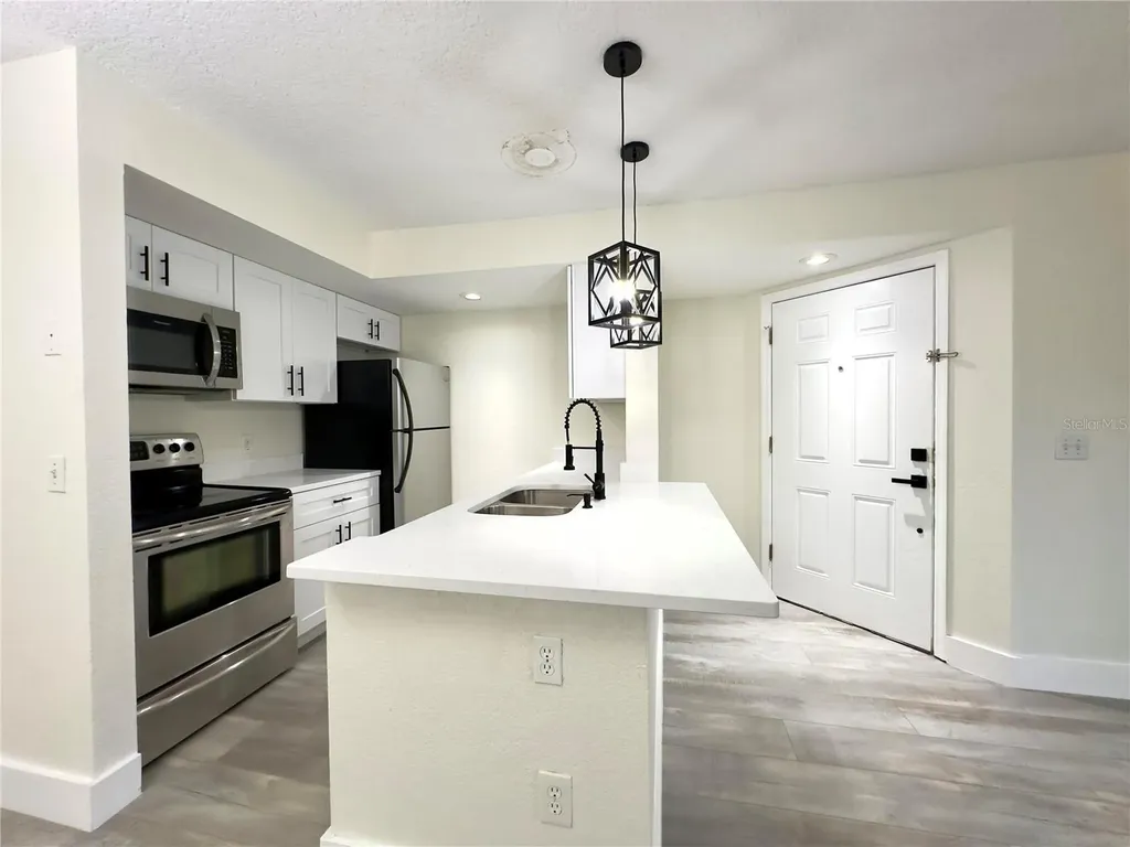 5140 Conroy Road Orlando FL 32811