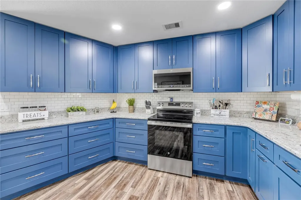 2711 Pine Tree Drive Edgewater FL 32141