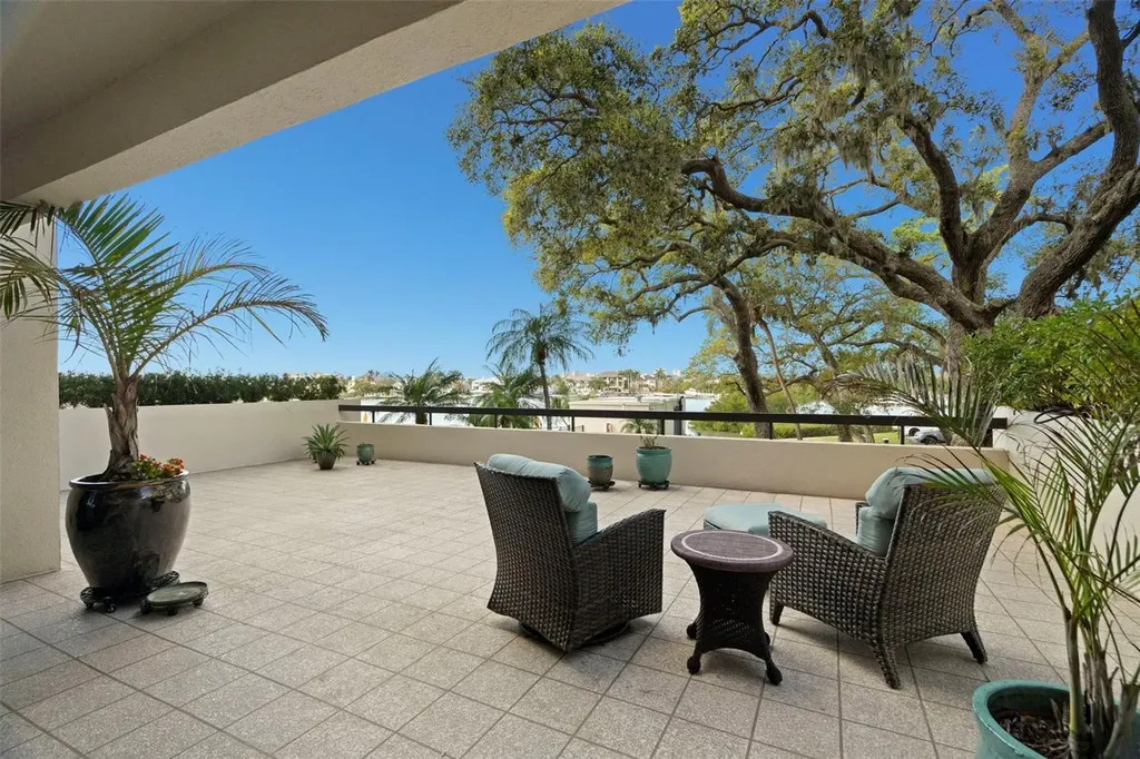 4 Belleview Boulevard Belleair FL 33756