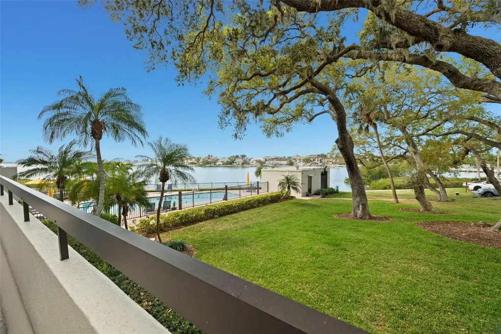 4 Belleview Boulevard Belleair FL 33756