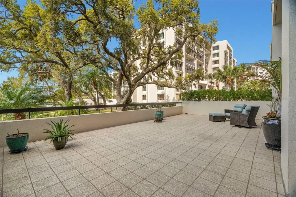 4 Belleview Boulevard Belleair FL 33756