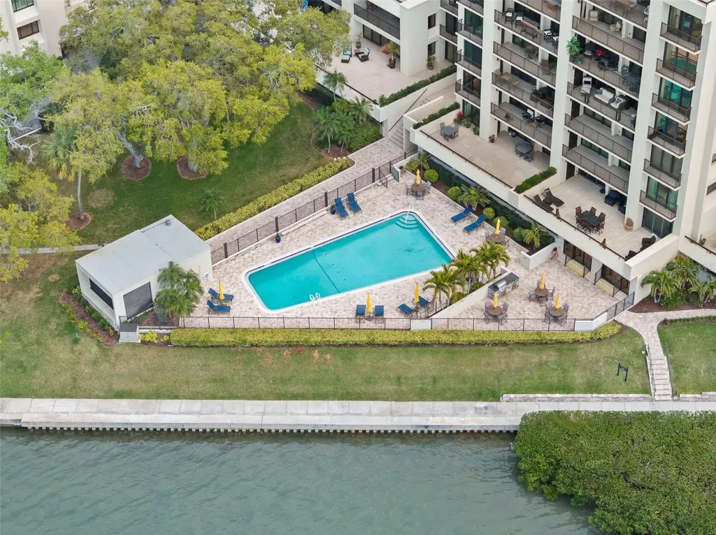 4 Belleview Boulevard Belleair FL 33756