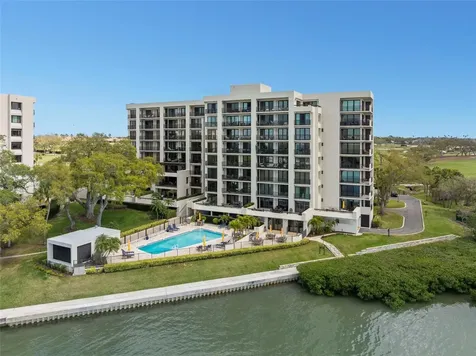 4 Belleview Boulevard Belleair FL 33756