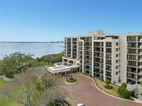 4 Belleview Boulevard Belleair FL 33756