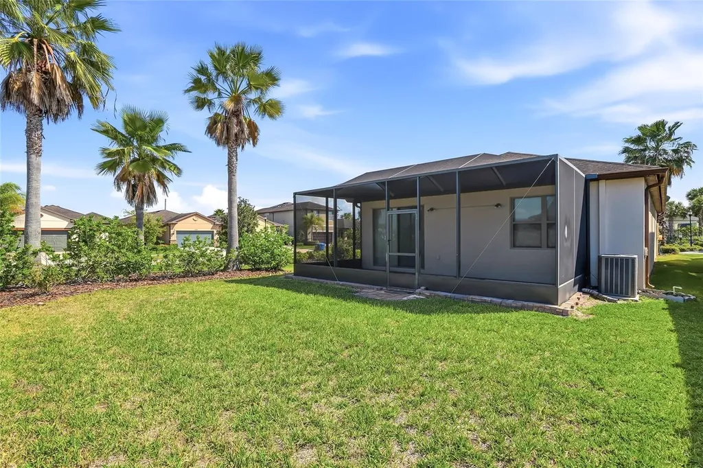 1724 Passage Key Lane Ruskin FL 33570