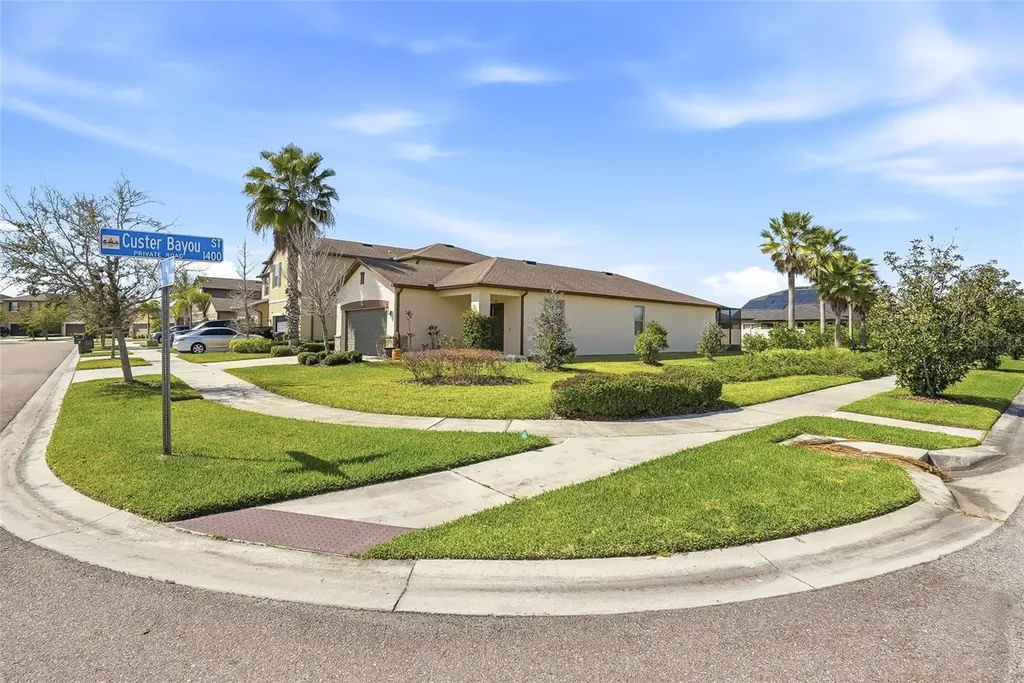 1724 Passage Key Lane Ruskin FL 33570