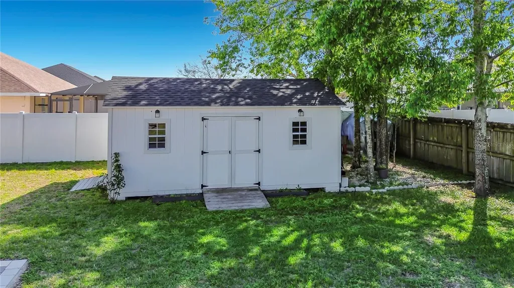 10120 SE 68th Court Belleview FL 34420