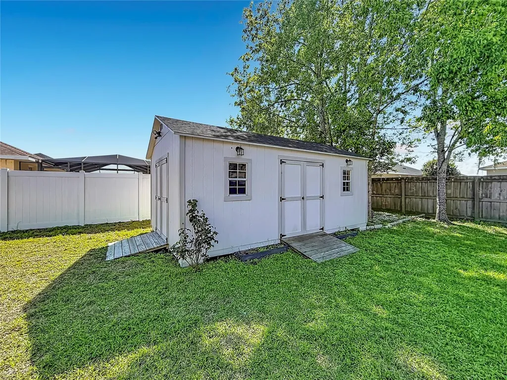 10120 SE 68th Court Belleview FL 34420