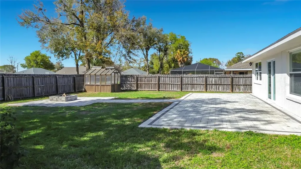 10120 SE 68th Court Belleview FL 34420