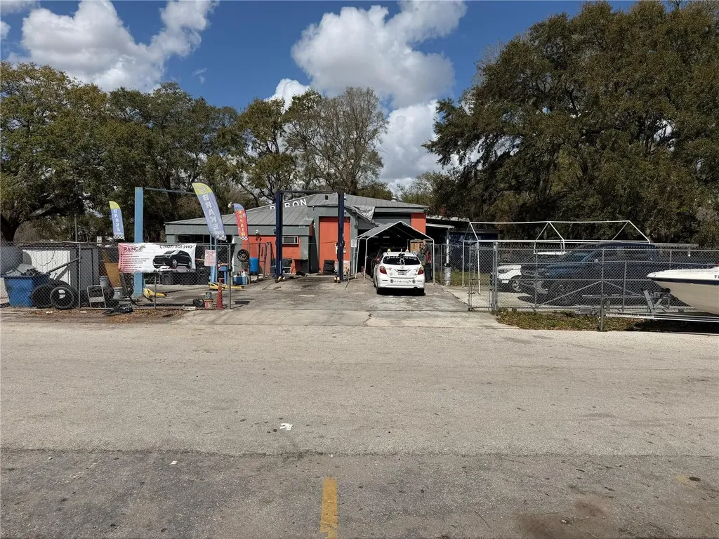 2719 Old Dixie Highway Kissimmee FL 34744