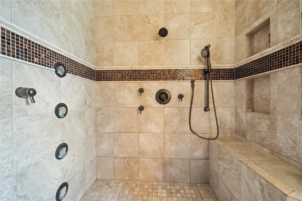 204 Bengal Circle Oldsmar FL 34677