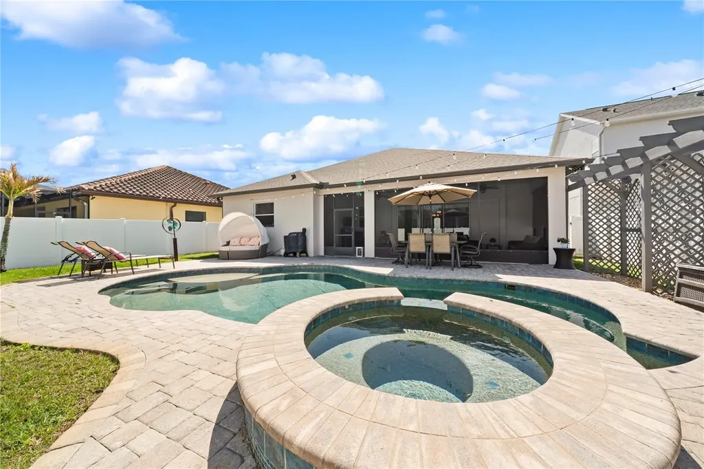 204 Bengal Circle Oldsmar FL 34677