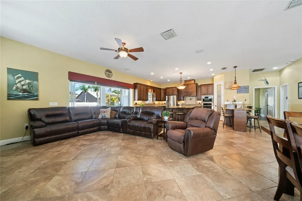 204 Bengal Circle Oldsmar FL 34677
