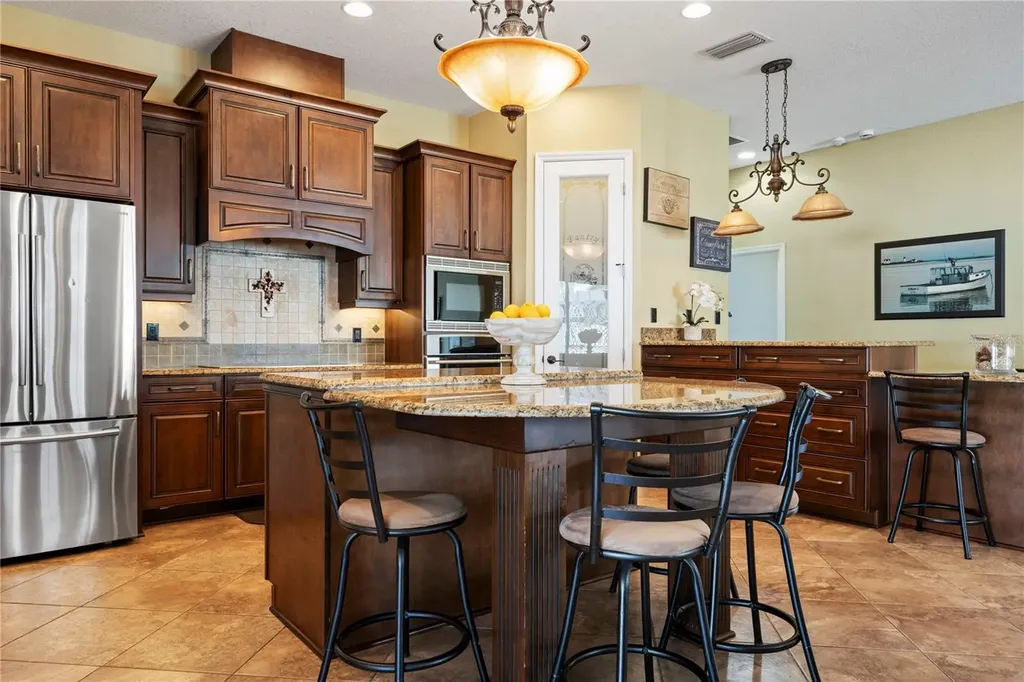 204 Bengal Circle Oldsmar FL 34677