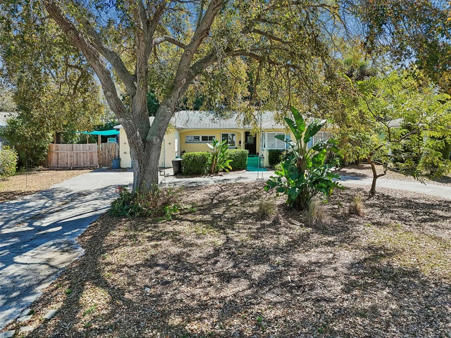 2120 Coronada Way S St Petersburg FL 33712