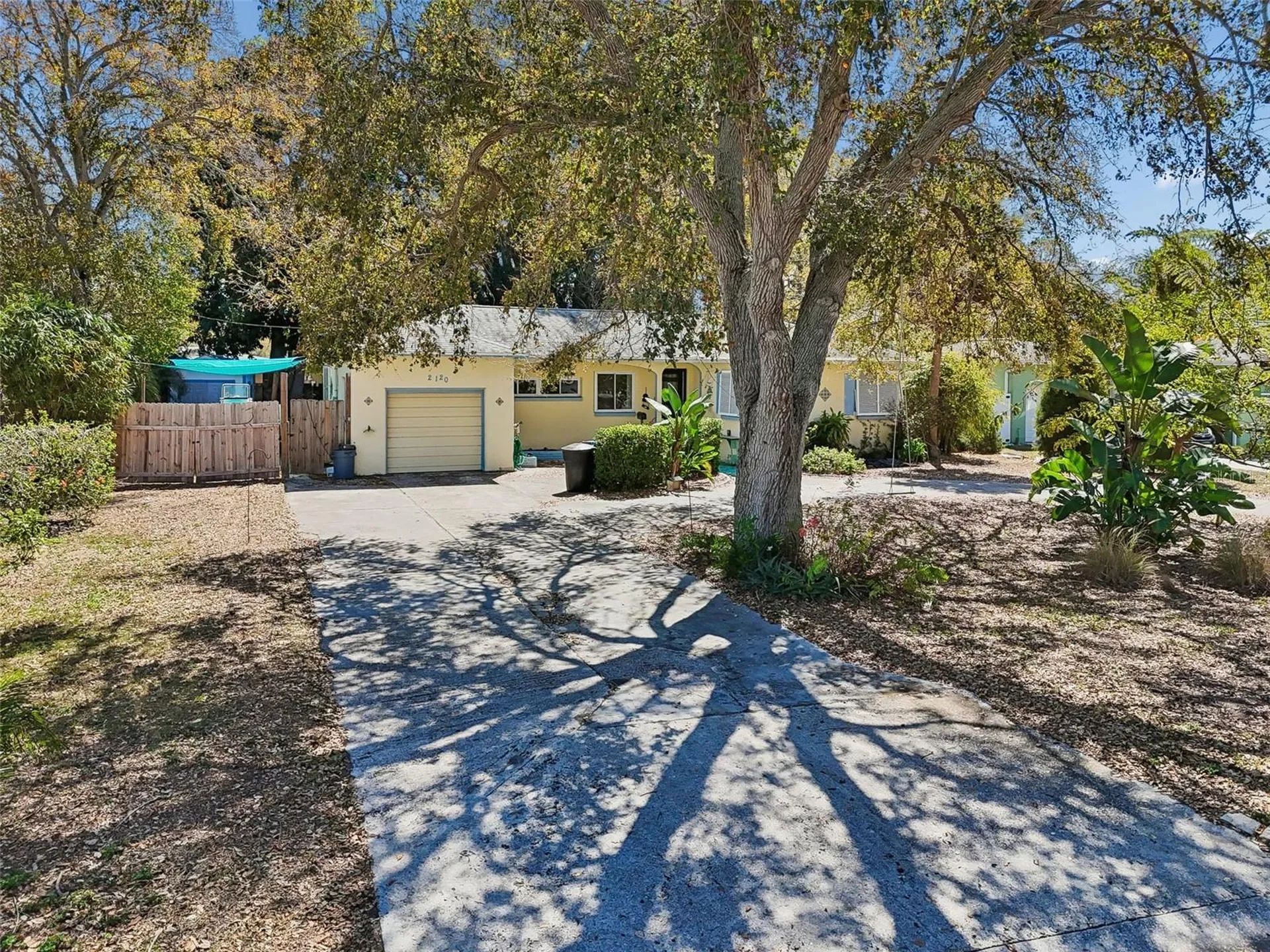 2120 Coronada Way S St Petersburg FL 33712