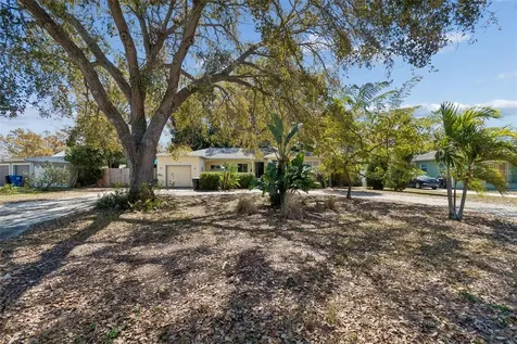 2120 Coronada Way S St Petersburg FL 33712