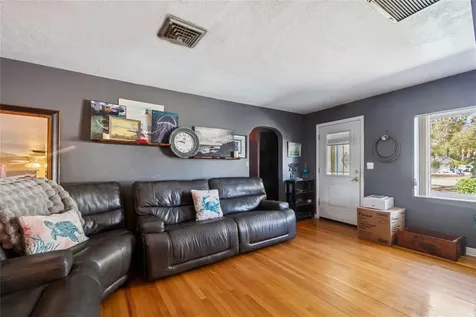 2120 Coronada Way S St Petersburg FL 33712