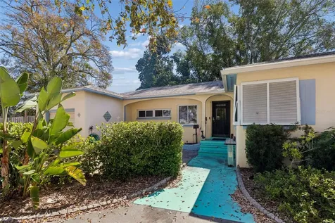 2120 Coronada Way S St Petersburg FL 33712