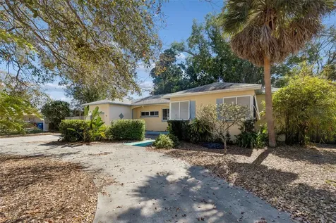 2120 Coronada Way S St Petersburg FL 33712