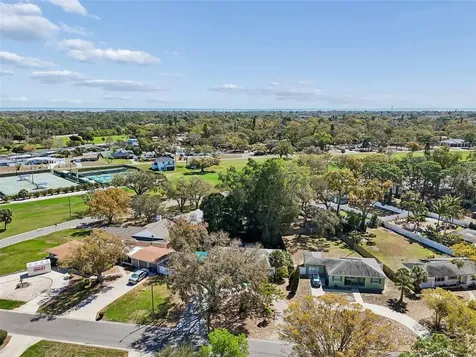 2120 Coronada Way S St Petersburg FL 33712
