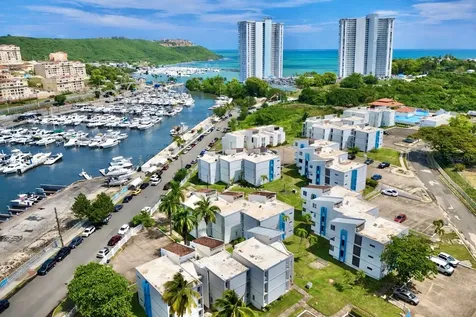 E-302 Cond. Villa Marina Fajardo PR 00738
