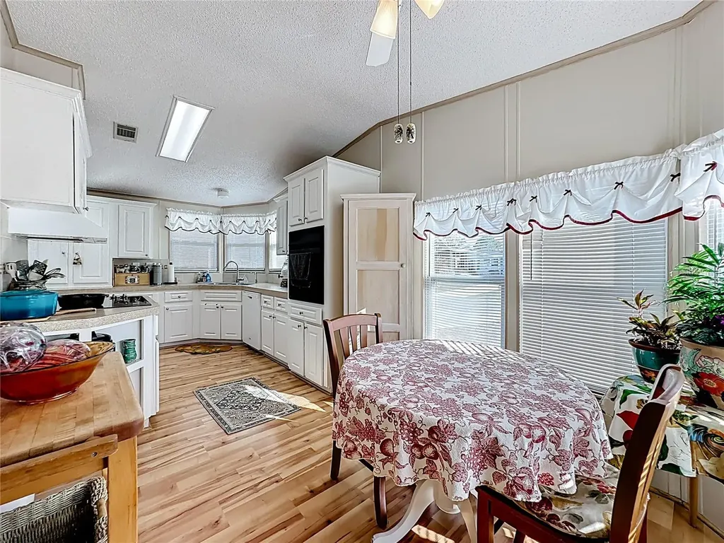 3016 Manatee Road Tavares FL 32778