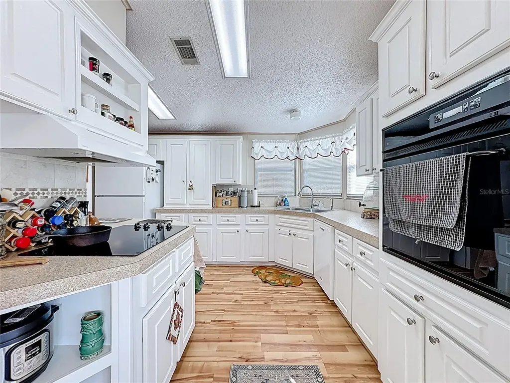 3016 Manatee Road Tavares FL 32778