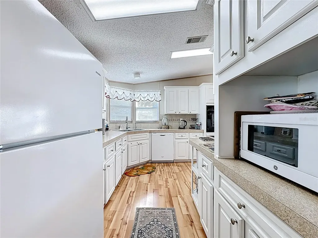 3016 Manatee Road Tavares FL 32778