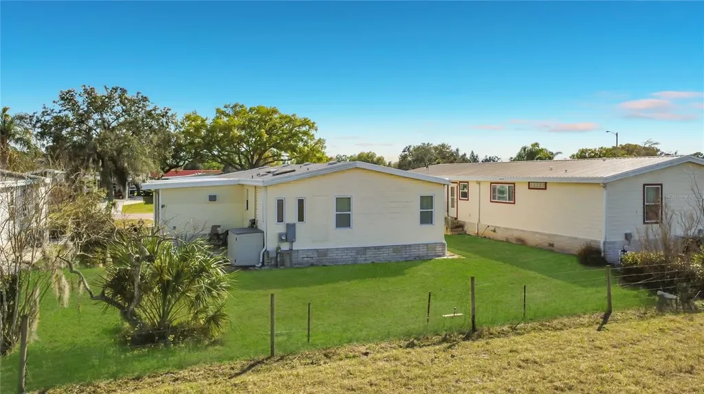 3016 Manatee Road Tavares FL 32778