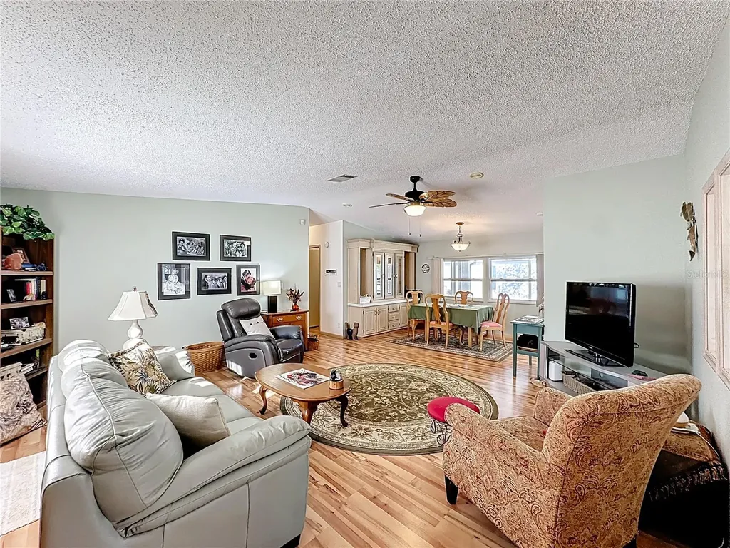 3016 Manatee Road Tavares FL 32778
