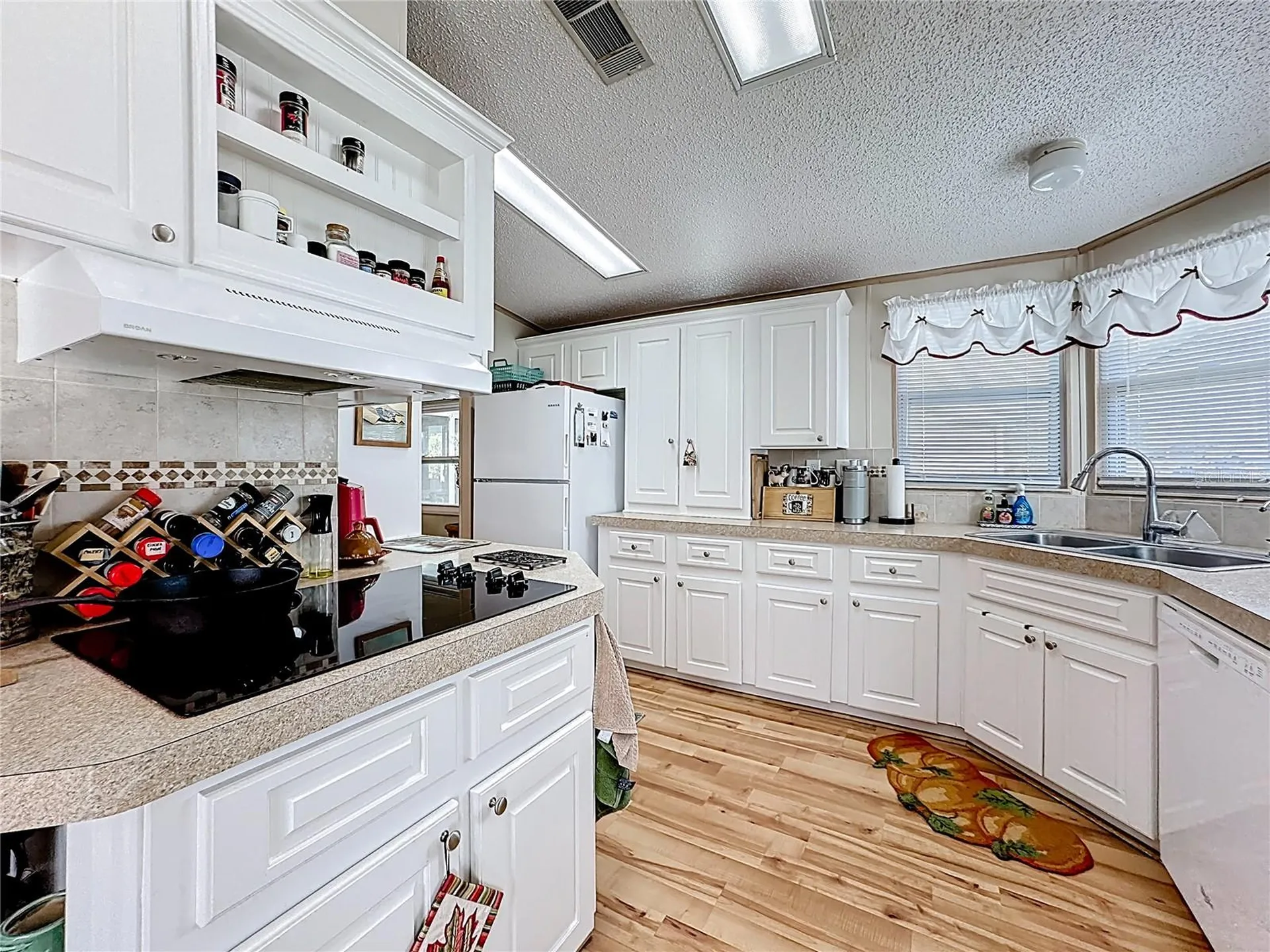 3016 Manatee Road Tavares FL 32778