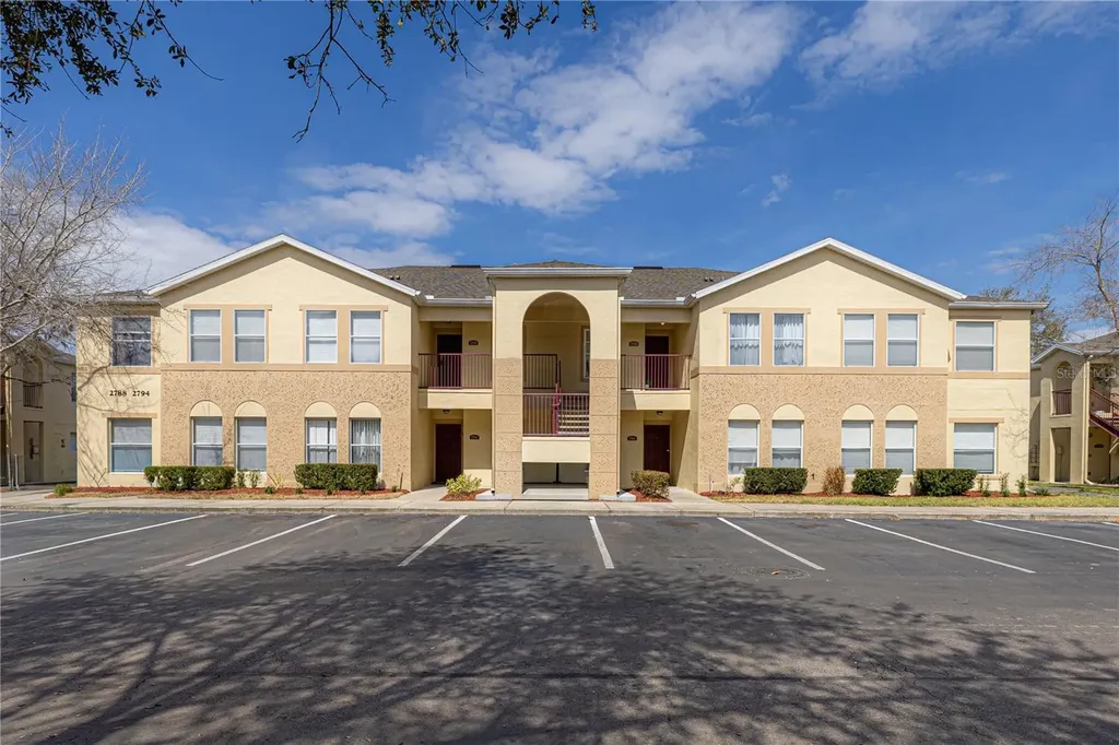 2788 Club Cortile Circle Kissimmee FL 34746