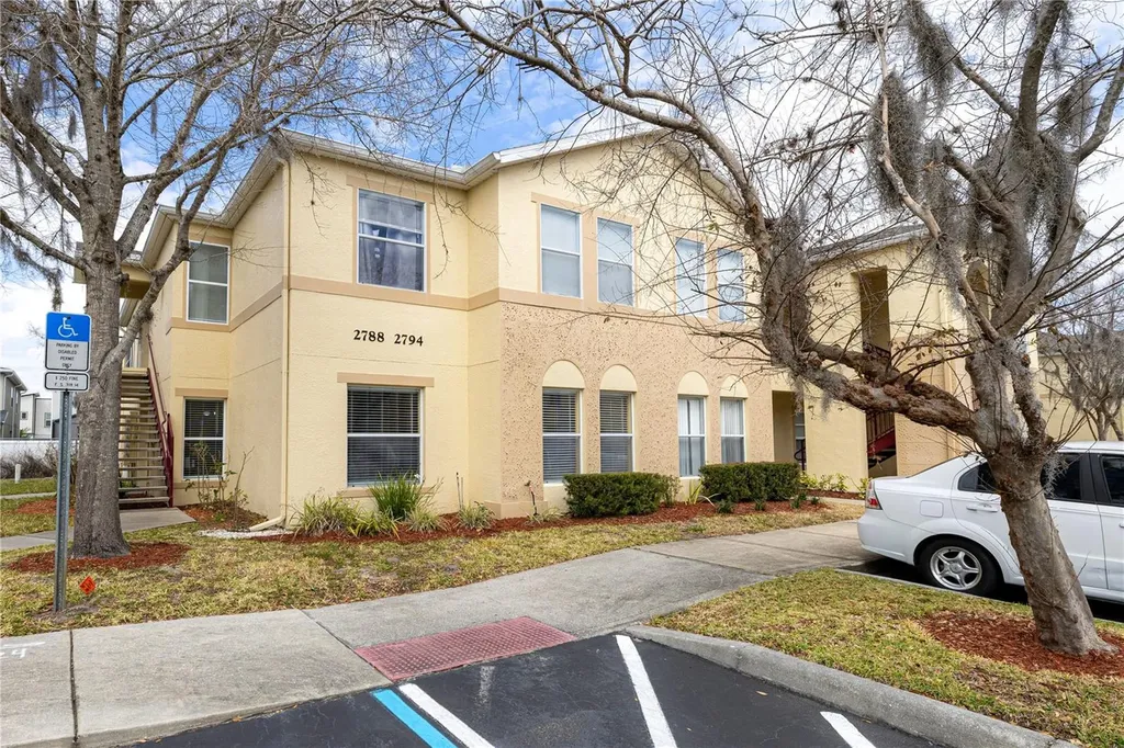 2788 Club Cortile Circle Kissimmee FL 34746
