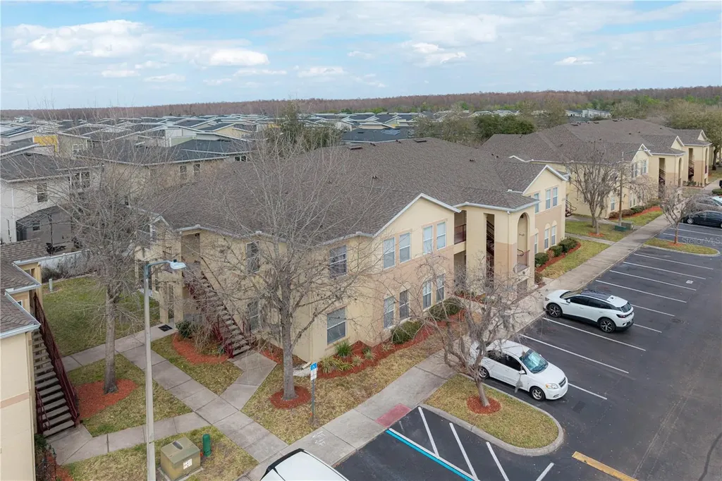 2788 Club Cortile Circle Kissimmee FL 34746