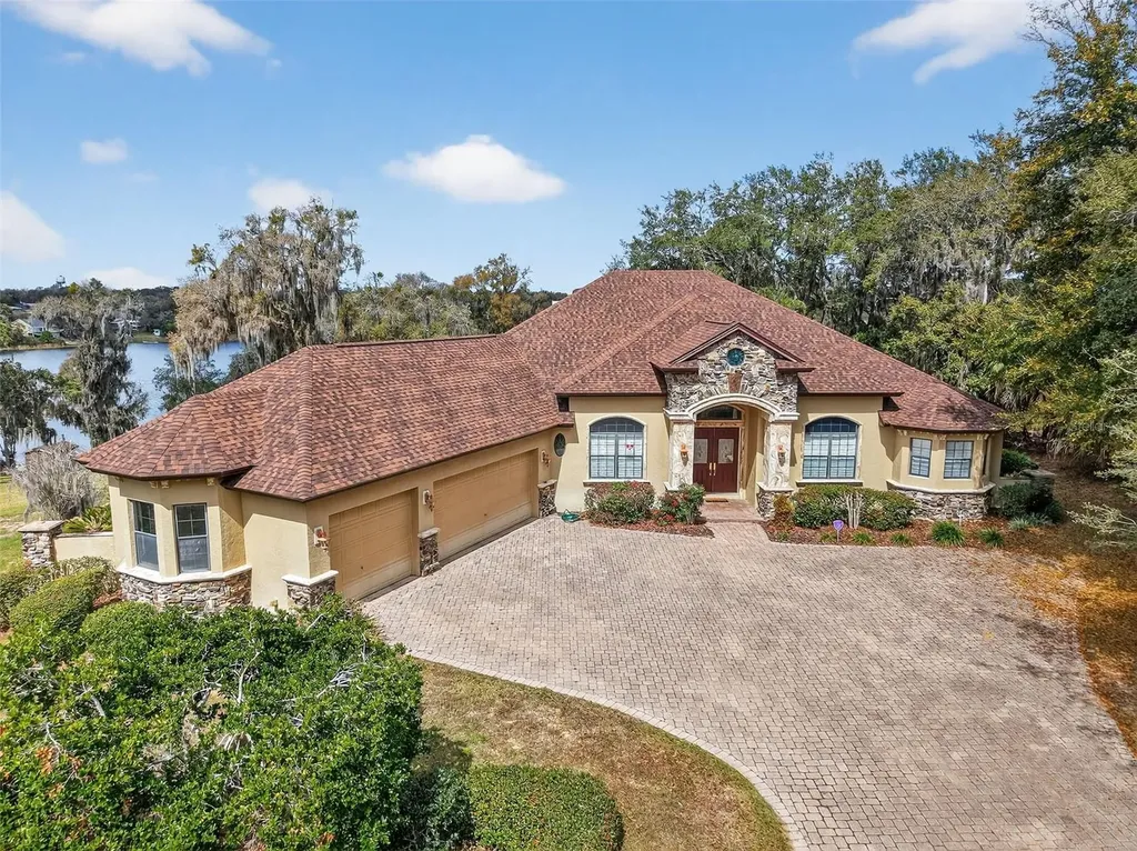 2007 Country Club Drive Eustis FL 32726