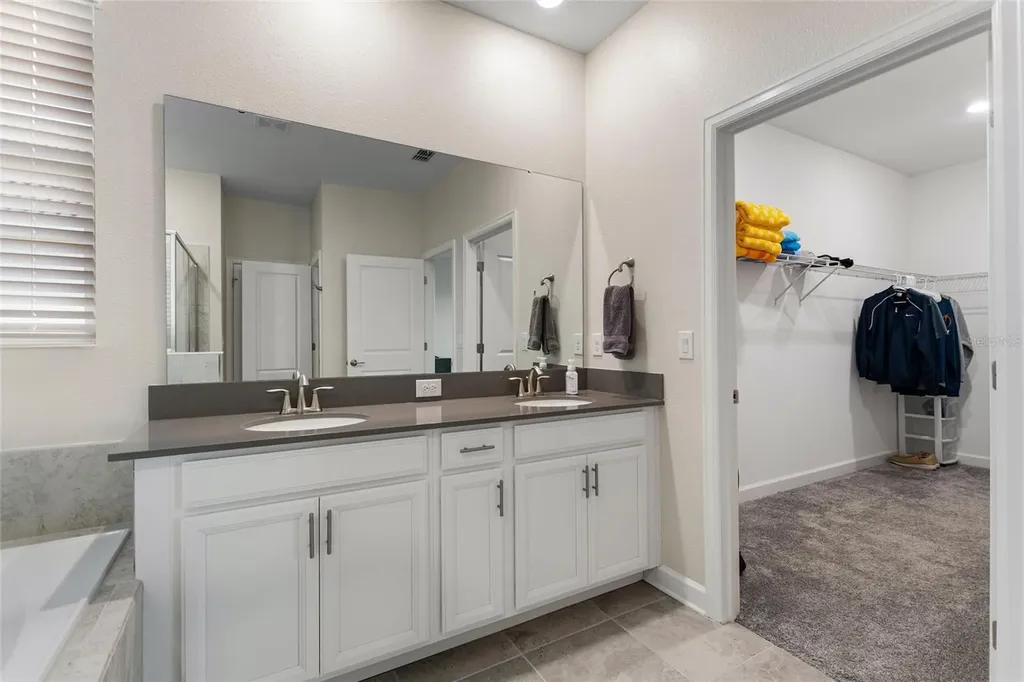 8943 Fallen Oak Drive Davenport FL 33896