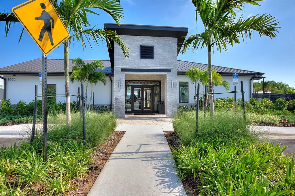8943 Fallen Oak Drive Davenport FL 33896