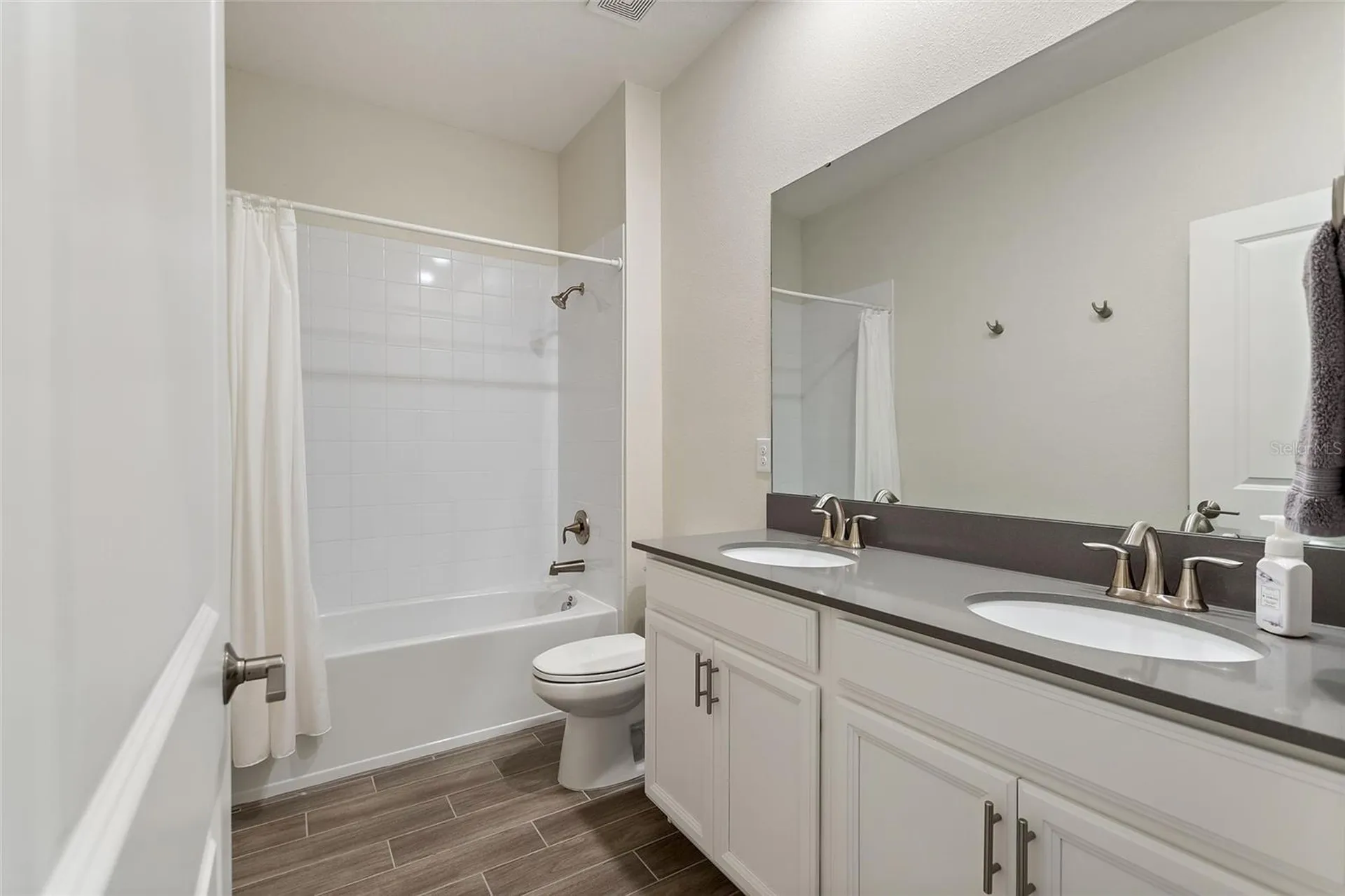 8943 Fallen Oak Drive Davenport FL 33896