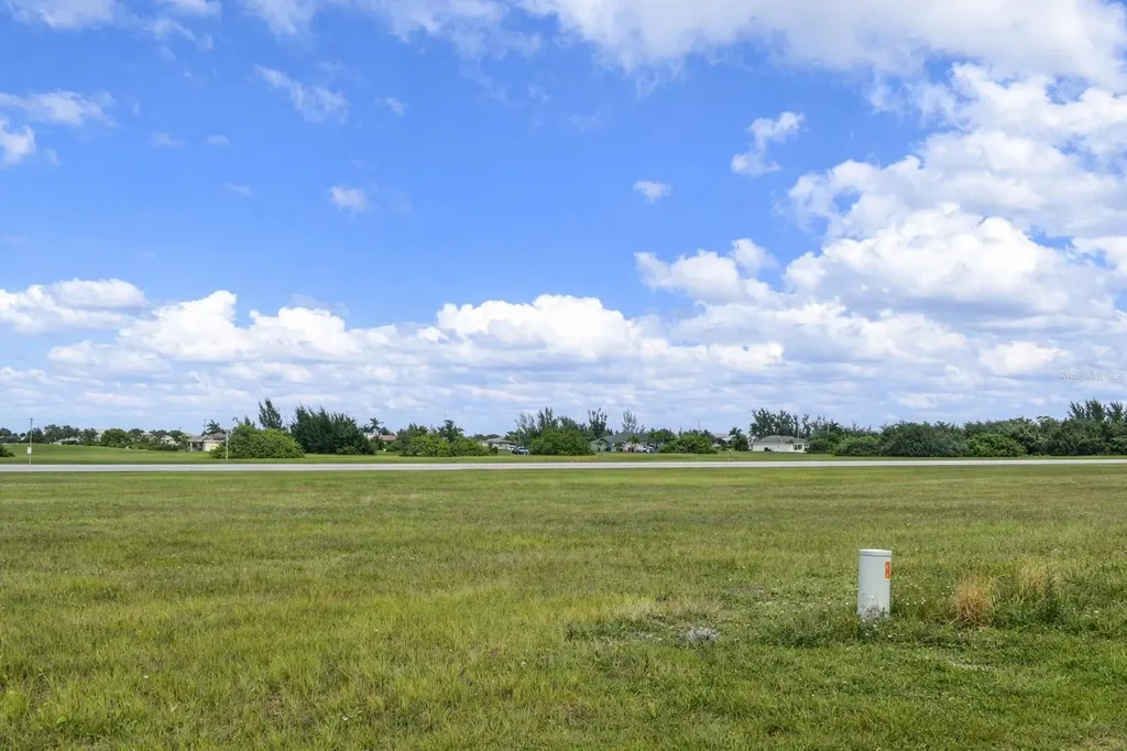 3027 Northwest 7th Terrace Cape Coral FL 33993