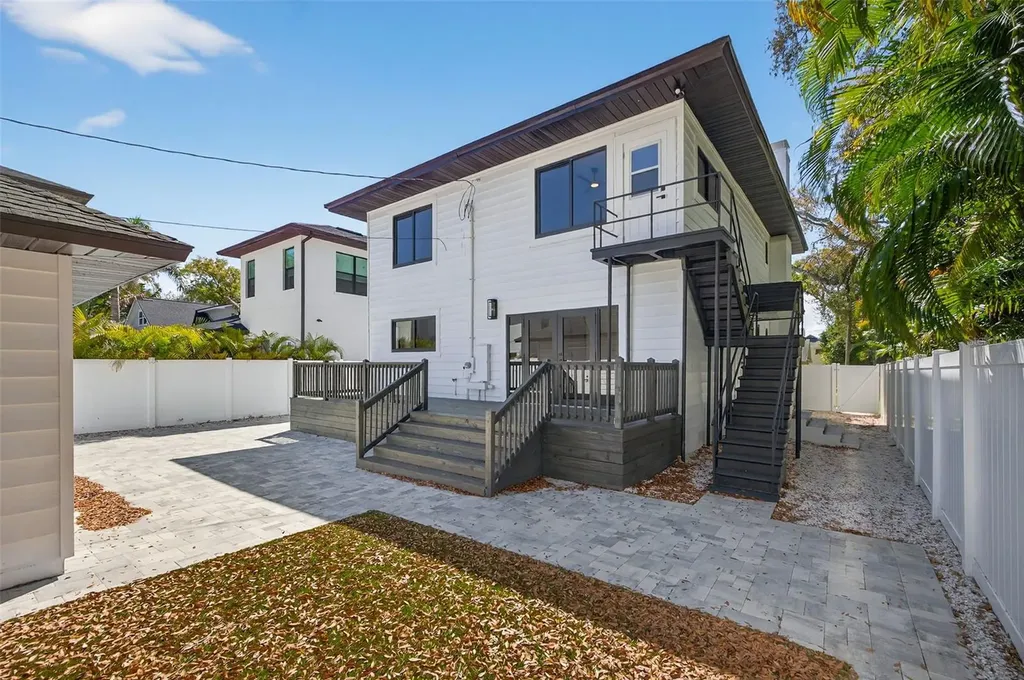159 17th Avenue N St Petersburg FL 33704