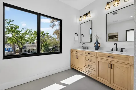 159 17th Avenue N St Petersburg FL 33704